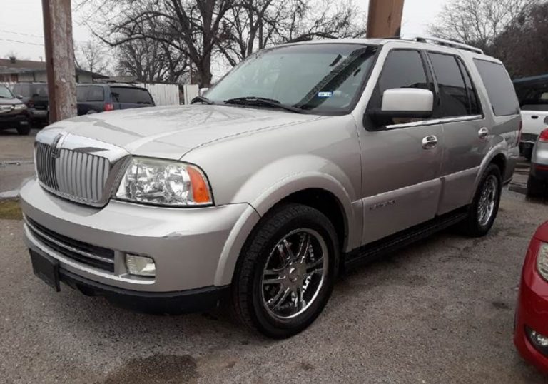 Lincoln navigator 2005 года