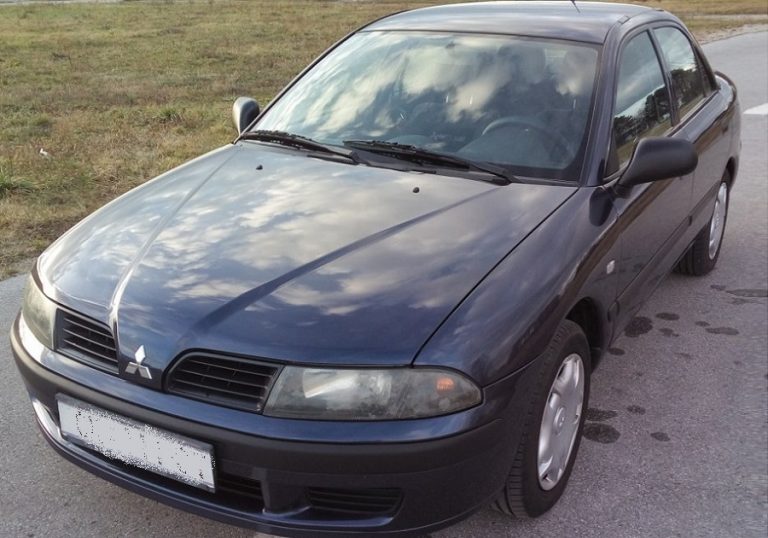 Mitsubishi carisma 2002 год