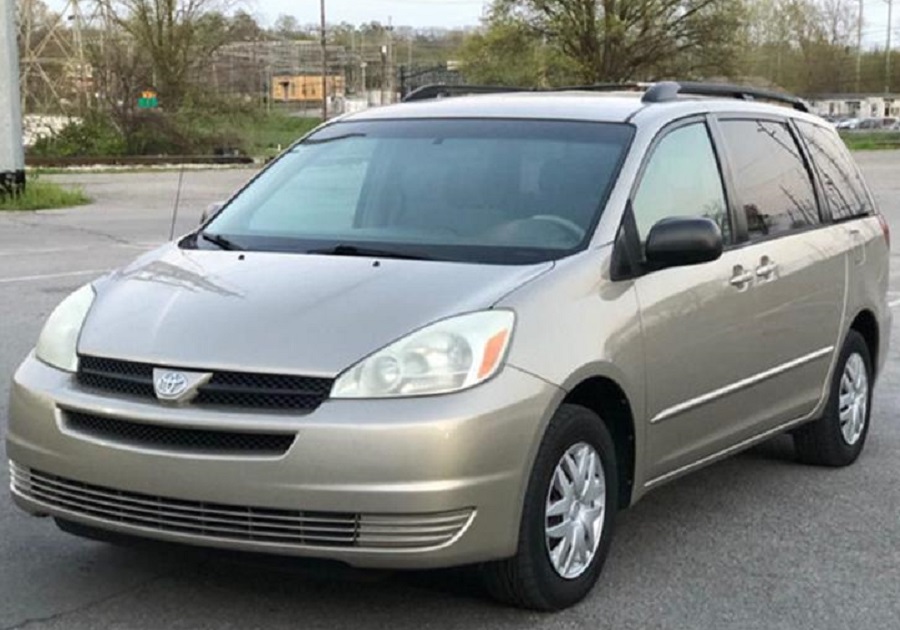 Toyota Sienna 2 2003