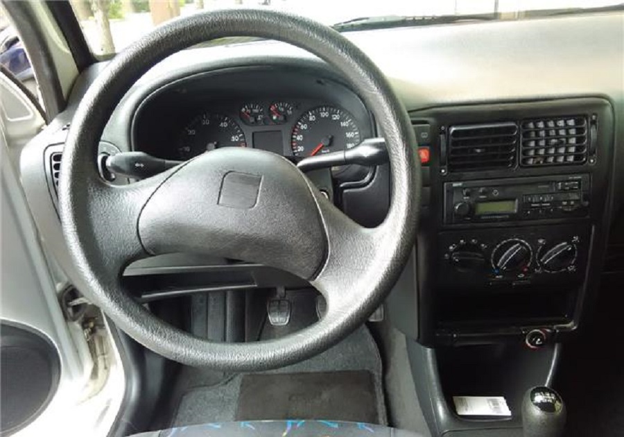 Overlap Confirmation Strawberry Seat Arosa 1997 - Cars evolution